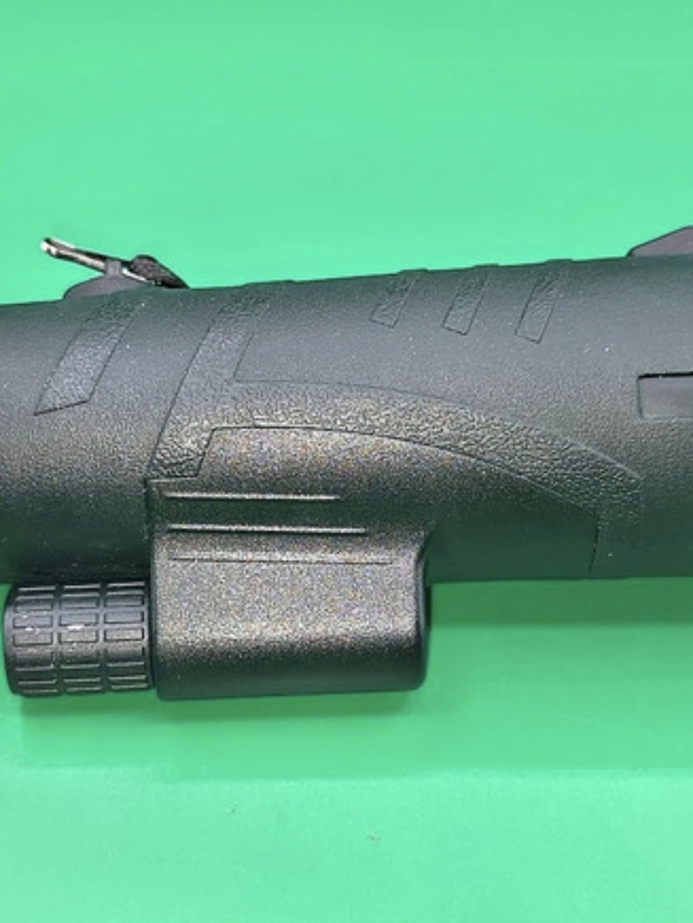 Compact High-Power Monocular Telescope